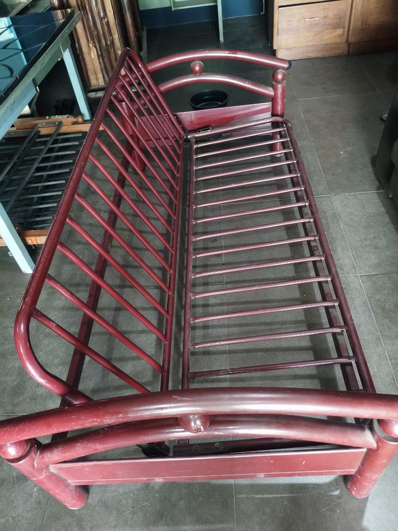 Sofa bed metal frame (Category: Bed Frames & Mattresses) located in Manila. Submitted by joe.kelly (Listing ID 1435944259, Image 2). Description: Sofa bed metal frame for sale - sofa on day -bed at night -converts to sofa or bed - Slatted design for mattress support - Curved headboard - Fits single or double bed - Easy to assemble/disassemble Dimension of bed : length 75 inches x width : 51 inches double size bed matibay kaysa foam sa shoppe Loca
