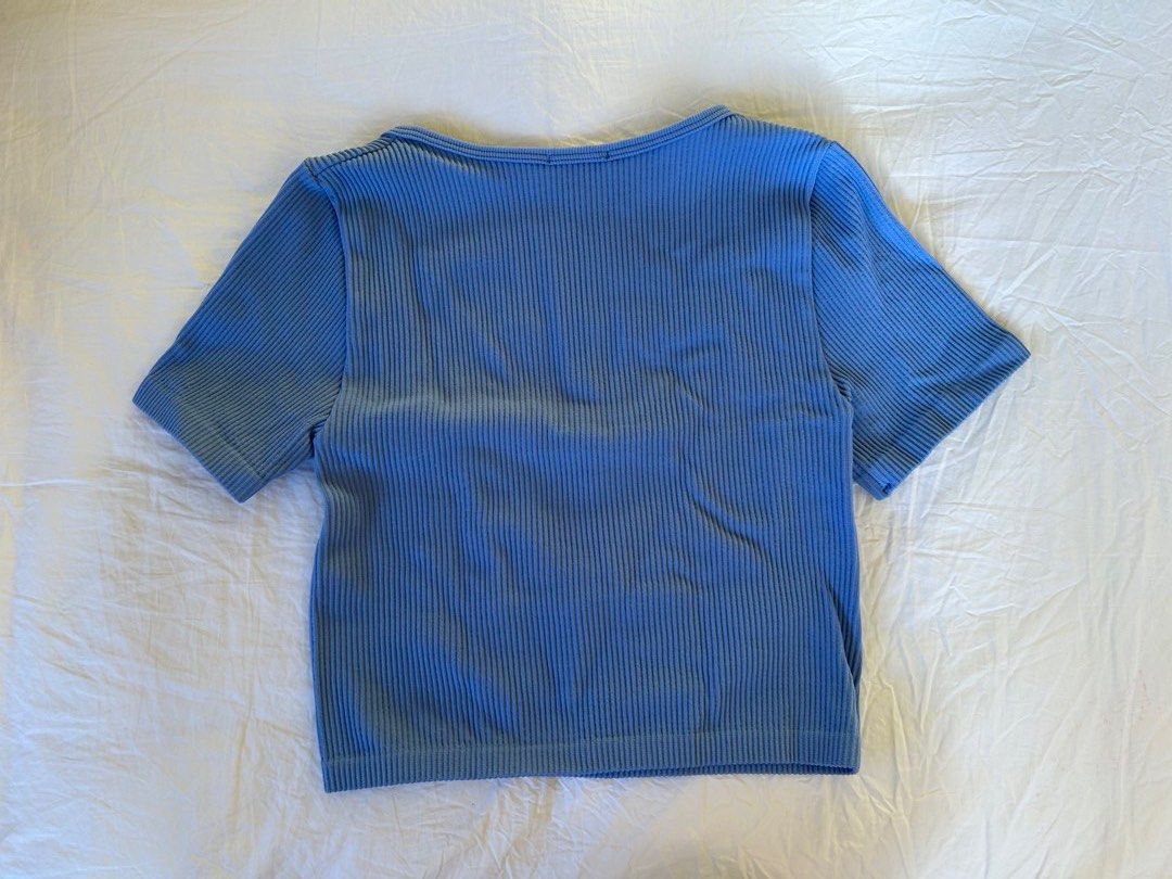 Stradivarius Royal Blue Ribbed Crop Top (Category: Sleeveless) located in Makati City. Submitted by swedishcandy (Listing ID 1436098059, Image 2). Description: - Crop top - Square neckline - Short sleeves - Ribbed texture - Stretchy .
