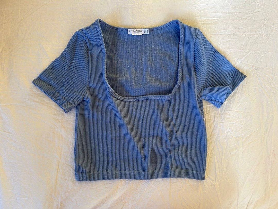 Stradivarius Royal Blue Ribbed Crop Top (Category: Sleeveless) located in Makati City. Submitted by swedishcandy (Listing ID 1436098059, Image 1). Description: - Crop top - Square neckline - Short sleeves - Ribbed texture - Stretchy .