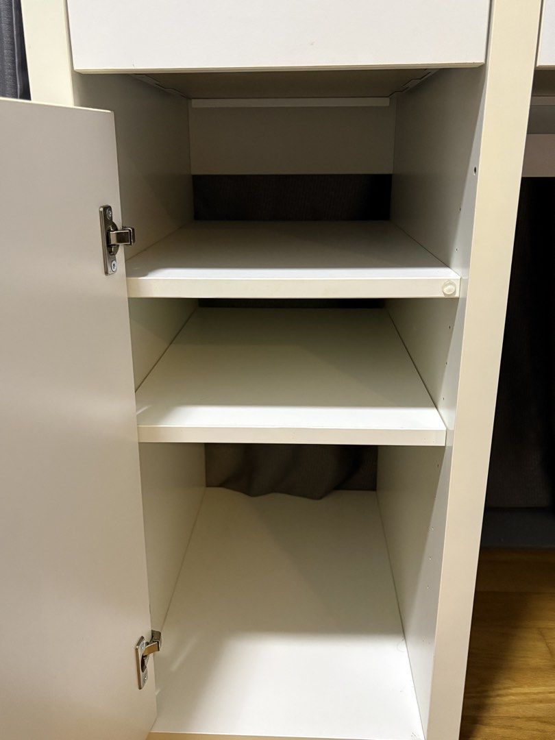 Study table and chair444596803506677761