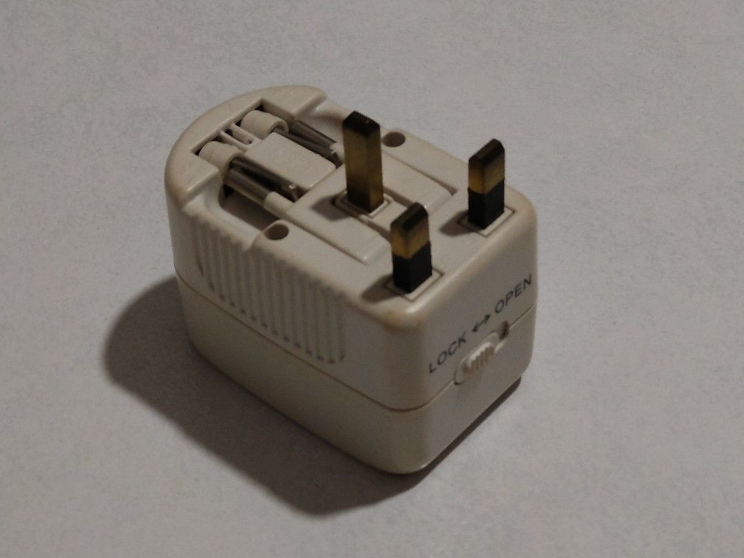 Taiyo TH-7U Universal Travel Adapter445046533853040643