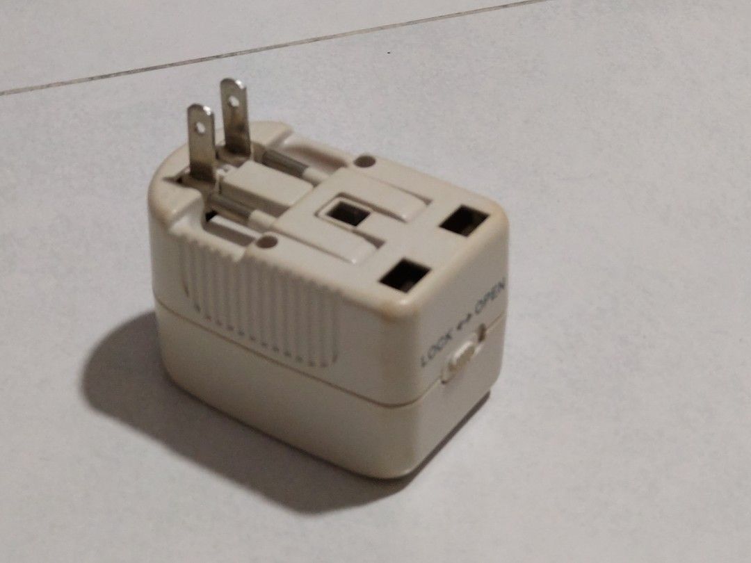 Taiyo TH-7U Universal Travel Adapter445046533853040645