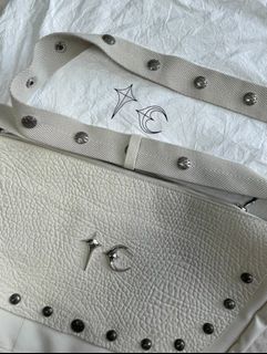 （分類：）位於 。 由 ryosukes 提交（商品編號 1436087026，圖片 1）。簡介： 。