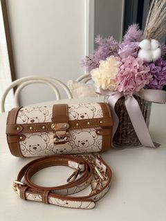 (Category: ) located in . Submitted by mybags_preowned (Listing ID 1436008938, Image 1). Description: .