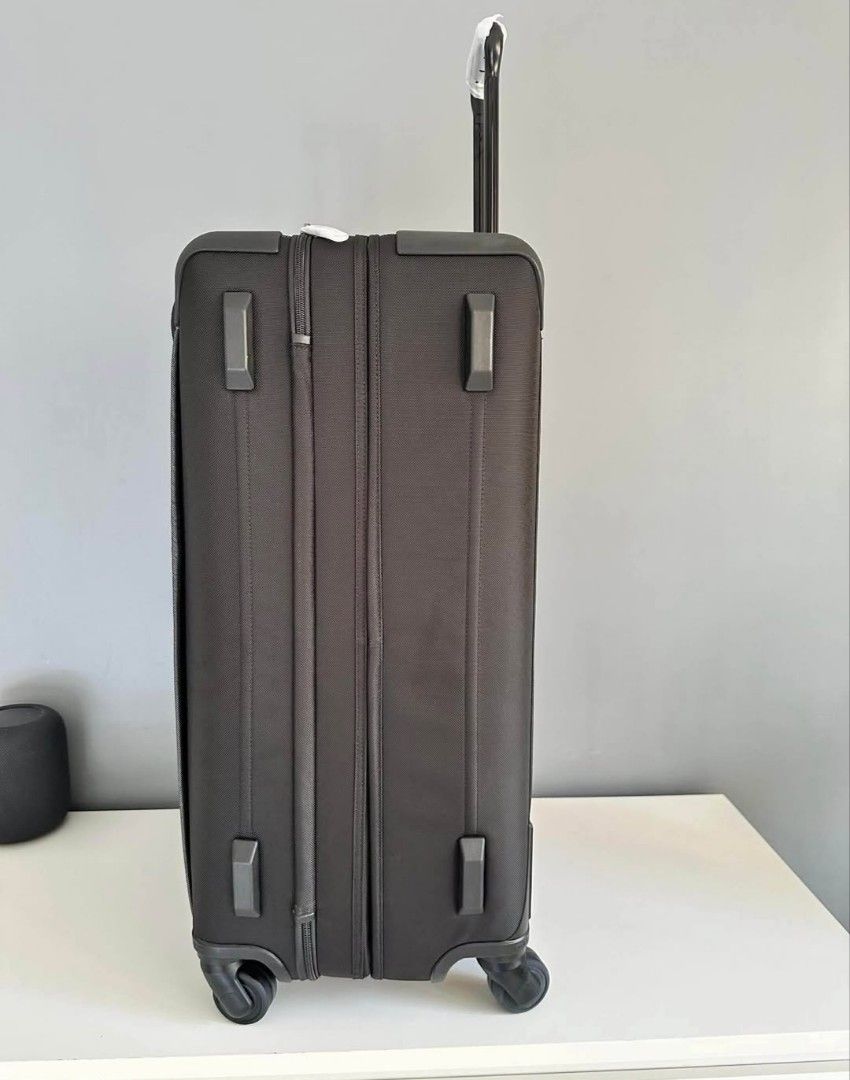 Tumi international check in luggage (Category: Luxury Bags & Wallets) located in Taytay. Submitted by vastflower.38beda (Listing ID 1435921063, Image 3). Description: brand new with box.