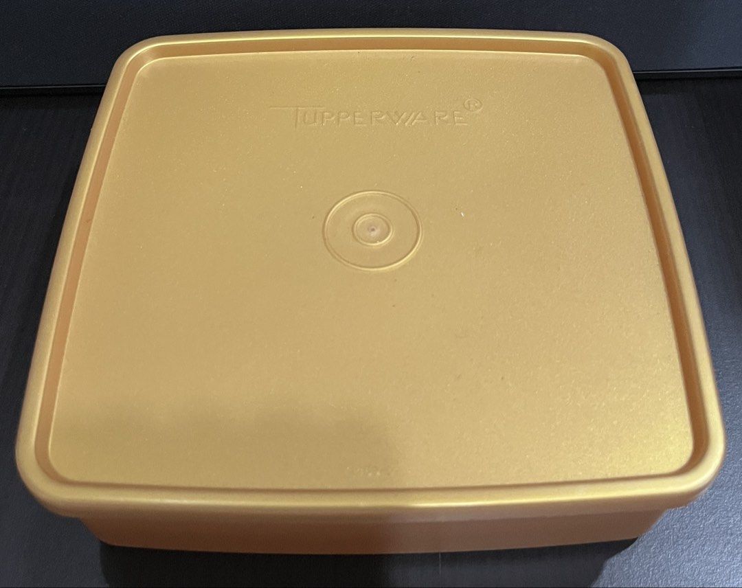 Tupperware Square Food Container - Gold444871522701824000