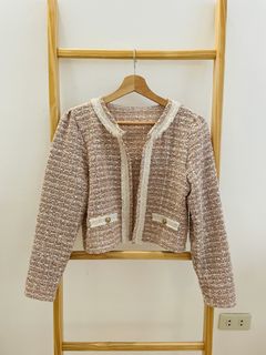 (Category: ) located in . Submitted by harpercloset (Listing ID 1435975984, Image 1). Description: .