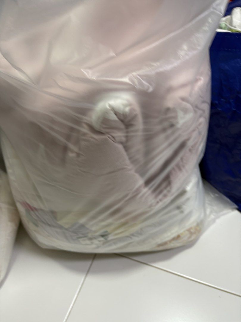 Used blanket & bedsheets445108617678704641