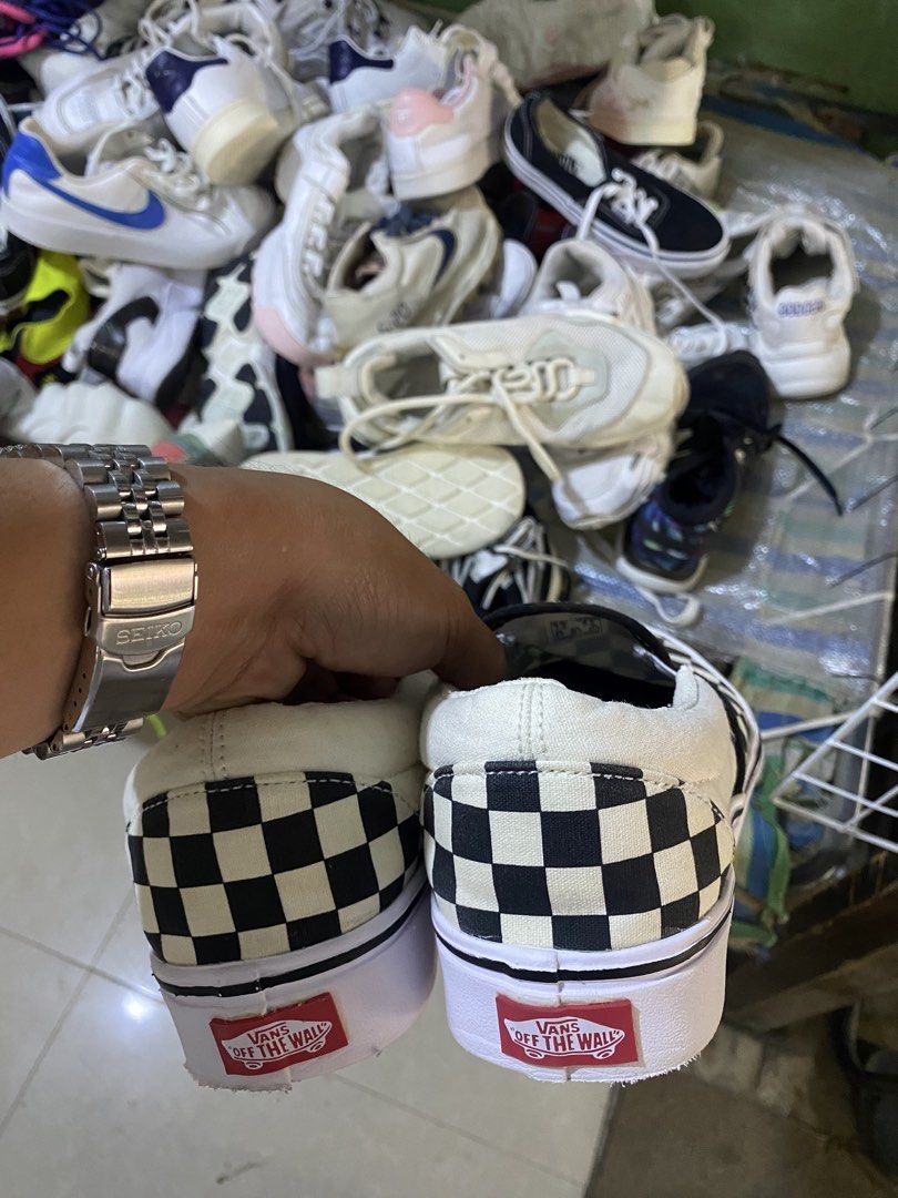 Vans Slip on (Category: Sneakers) located in Pasay City. Submitted by noel1968 (Listing ID 1435961648, Image 3). Description: .