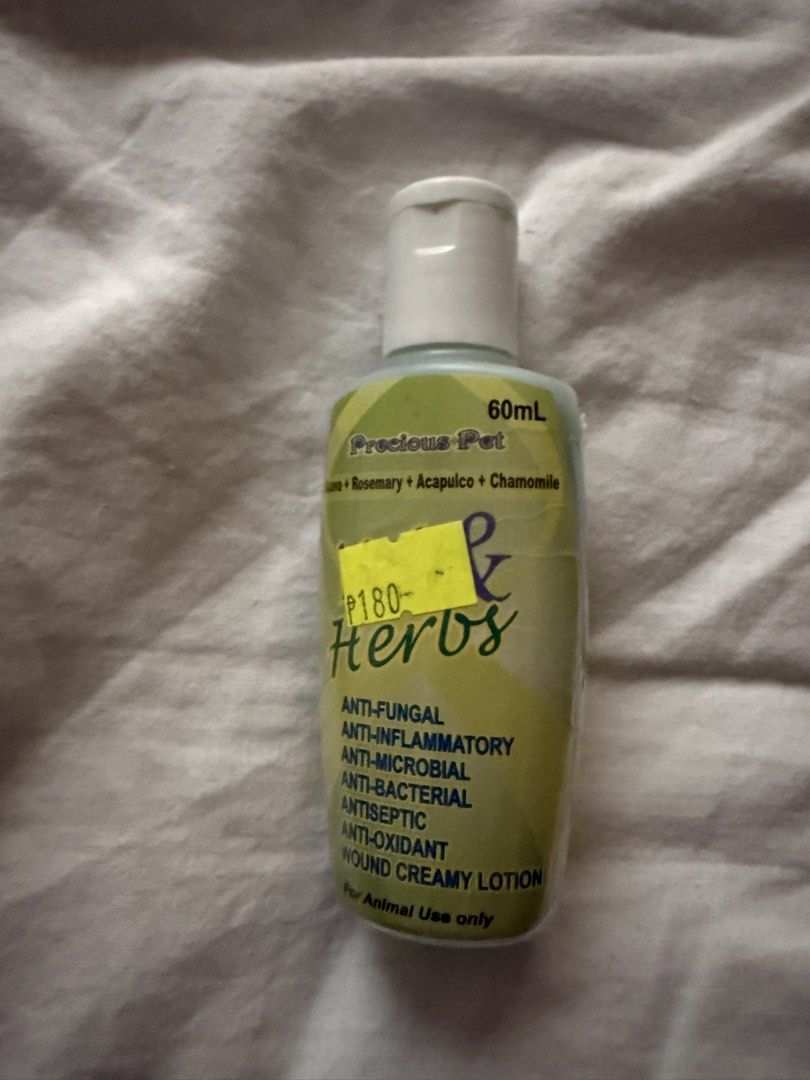 Vet and Herbs (Category: Health & Grooming) located in Manila. Submitted by bondea (Listing ID 1435915755, Image 2). Description: For dogs / cats wounds. Expiration Date: 2028 Used only a few times.