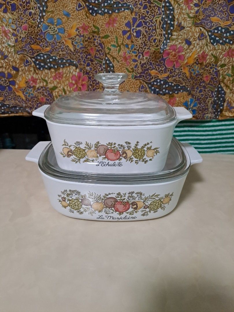 Set of two vintage Corningware Baking Dishes