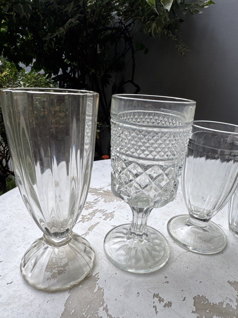 Vintage Glassware Set - 4 Pieces444878525437716481