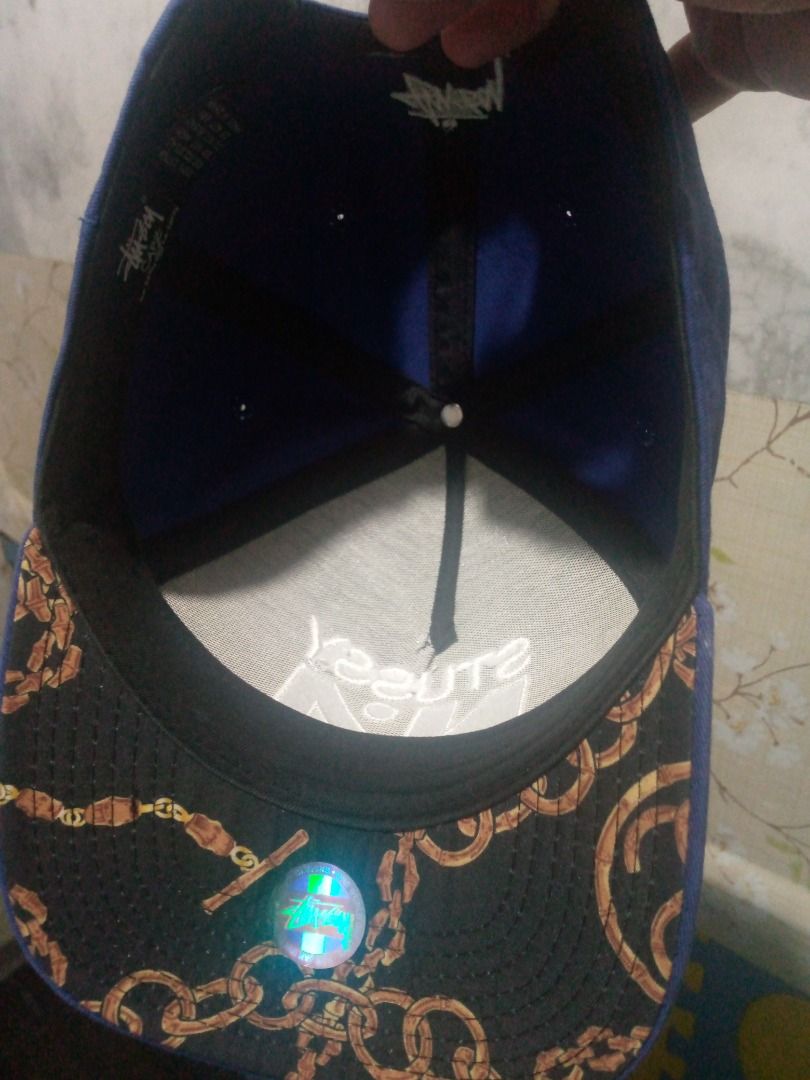 Vintage Stussy N°4 Cap (Category: Caps & Hats) located in Imus. Submitted by chadrich_05 (Listing ID 1436008438, Image 3). Description: - Blue Stussy cap - White embroidered "STUSSY N°4" logo - Flat brim - Structured crown - Classic snapback style - Solid blue color.