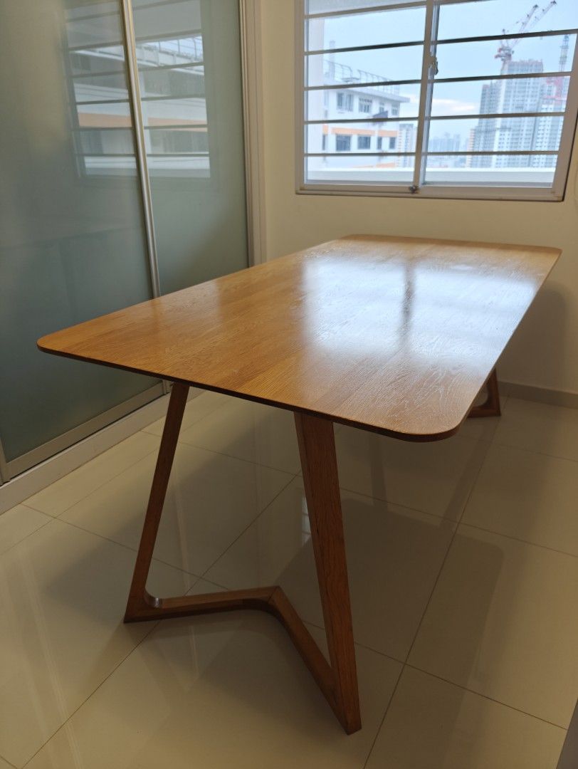 Wooden Dining Table - Modern Design