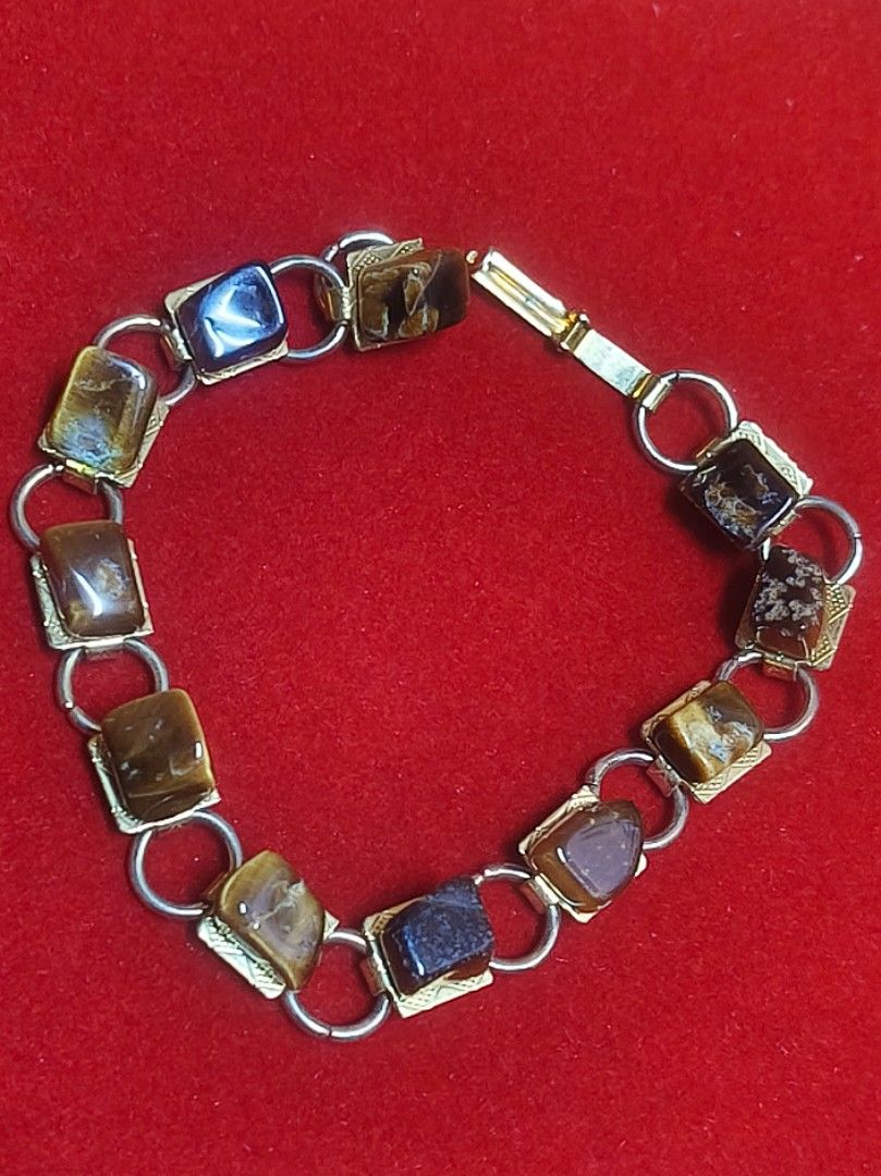Yayamanin Tigers Eye Bracelet (Category: Bracelets) located in Manila. Submitted by du_1661 (Listing ID 1436002969, Image 1). Description: .