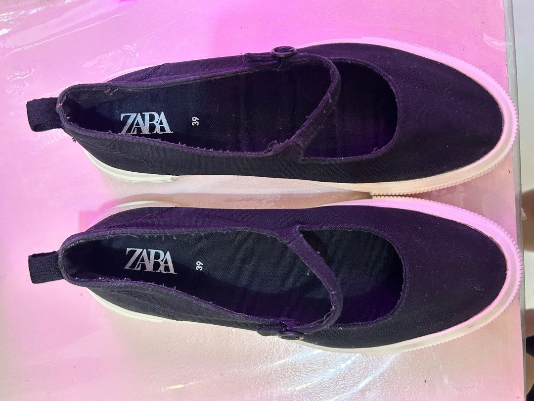 Zara Mary Jane Shoes - Size 39 (Category: Flats & Sandals) located in Catarman. Submitted by desa_declutters (Listing ID 1436000340, Image 3). Description: Classic Black Zara Mary Jane shoes Size 39 (26 cm) Like new This is so nice, swear! RFS: too big for me.