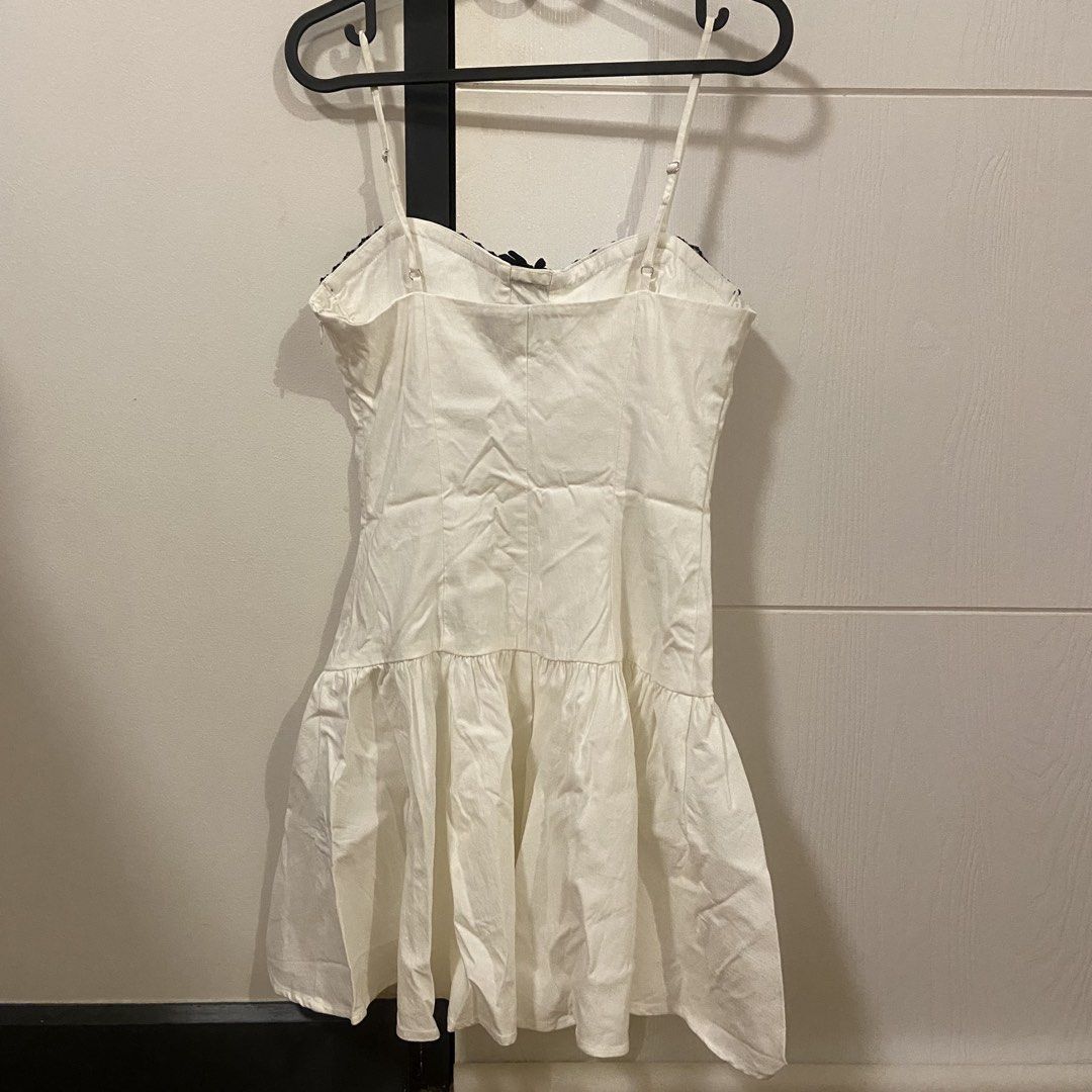 Zara White Graduation Mini Dress (Category: Dresses) located in Calamba. Submitted by jrclldc (Listing ID 1436021667, Image 3). Description: fit: XS to S frames (stretchable fit) issue/s: none. good as new 📍loc: nuvali, laguna 💵 mop: gcash/bank to bank 📦 mod: lalamove (sdd), j&t, lbc, or meetup (around nuvali area) note: check for close up pics for items with issues. colors may vary slightly due to lighting and screen settings. BUY AT YOUR OWN