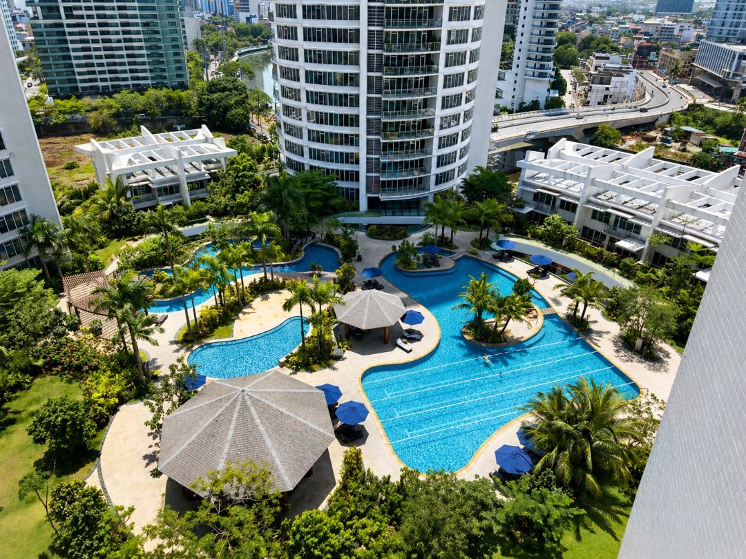 1BR facing Amenities - Proscenium Lincoln Rockwell Makati (Category: Apartments & Condos) located in Makati City. Submitted by sassapropertiesph (Listing ID 1436125557, Image 2). Description: 🏡 Proscenium Lincoln Rockwell Makati For Rent - ₱85,000 Inclusive of dues 1BR | 64 sqm | 1 Parking •⁠ Nicely furnished unit •⁠ Facing nice view of amenities •⁠ With balcony Available for move in by June 2026 DM for inquiries and viewings Niki +63969 166 462