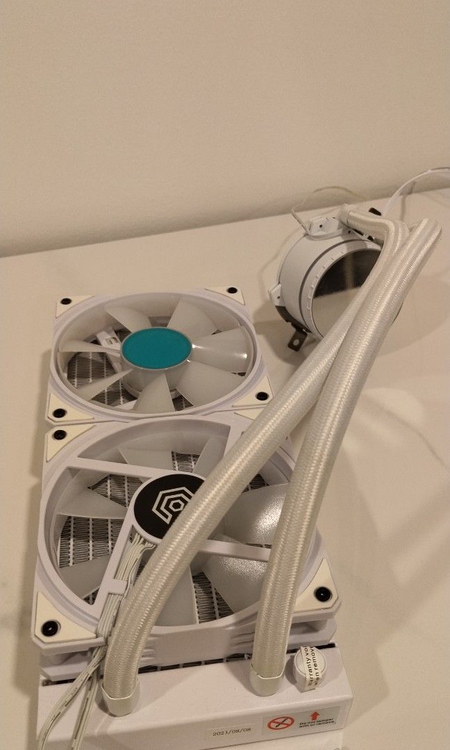 240mm White AIO with ARGB445678342321612801