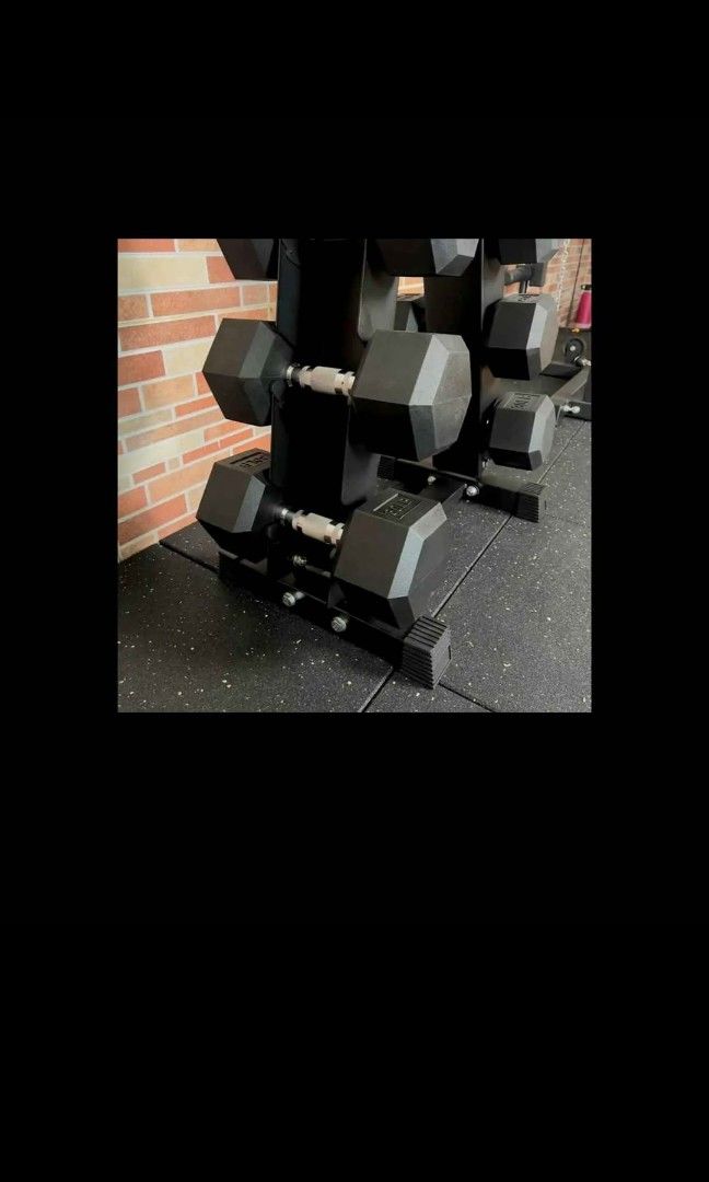 5 to 30lbs hexagonal rubberized dumbell set (Category: Weights & Dumbbells) located in Valenzuela. Submitted by carlo_023 (Listing ID 1436269232, Image 3). Description: .