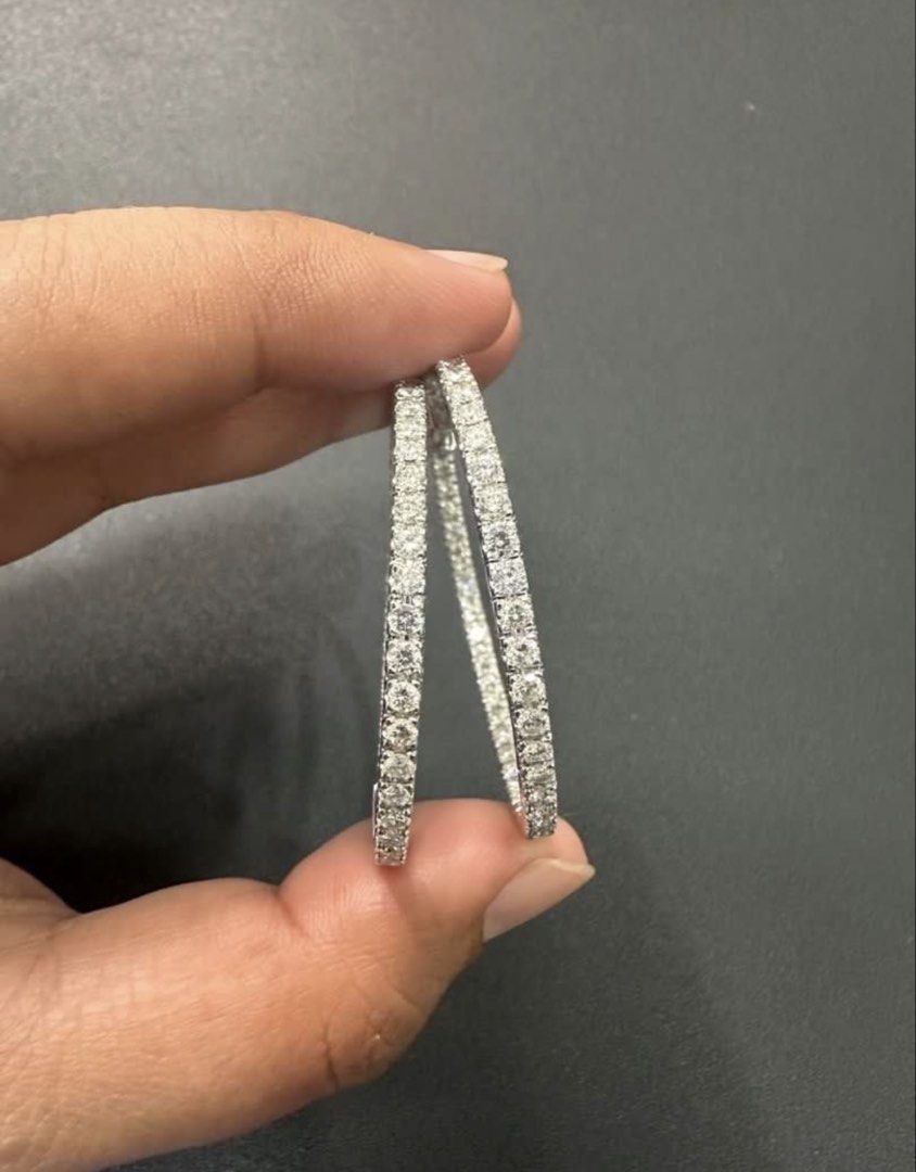 6ct natural diamond loop earing in and out (Category: Earrings) located in Reina Mercedes. Submitted by bhea1110 (Listing ID 1436145188, Image 3). Description: selling my 6ct natural diamond loop earing in and out 14K white gold 13.7 grams hk settings please dm me directly 09999909724 .