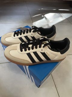 (Category: ) located in . Submitted by net_sneaker (Listing ID 1436285045, Image 1). Description: .