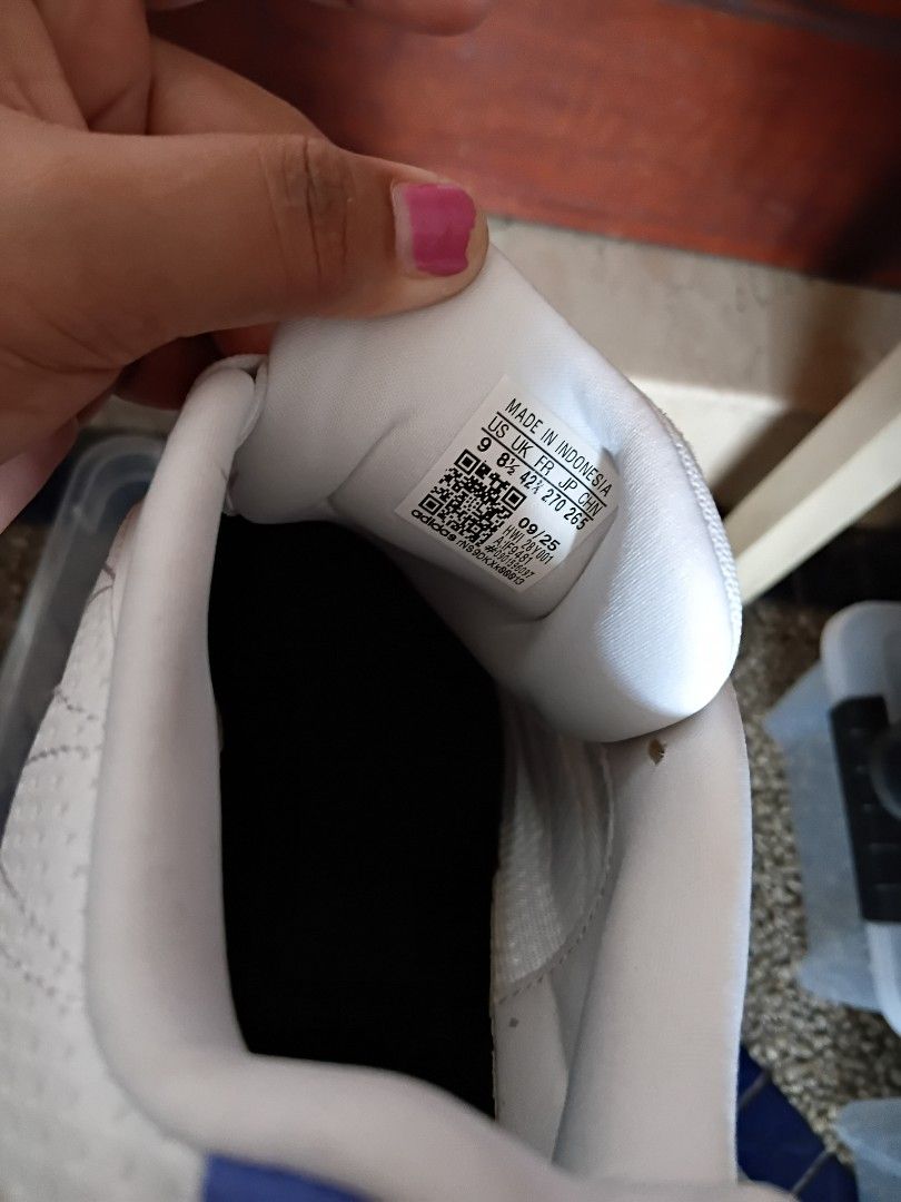 Adidas shoes (Category: Sneakers) located in Quezon City. Submitted by badioneuni53678 (Listing ID 1436136871, Image 3). Description: .