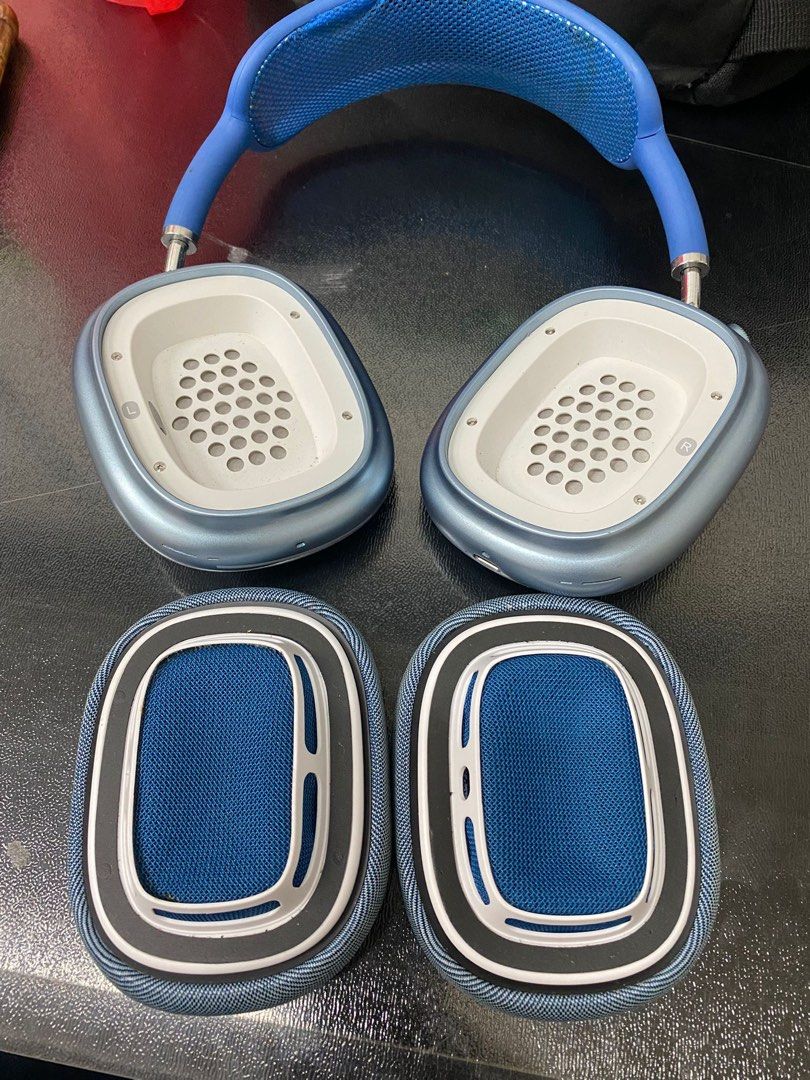 AirPods Max (Category: Headphones & Headsets) located in Singapore. Submitted by xwwbb2myg8 (Listing ID 1436174708, Image 2). Description: - Apple AirPods Max (Sky Blue) - original and replacement ear cushions - Fully functional - Excellent sound quality - Effective noise cancellation.