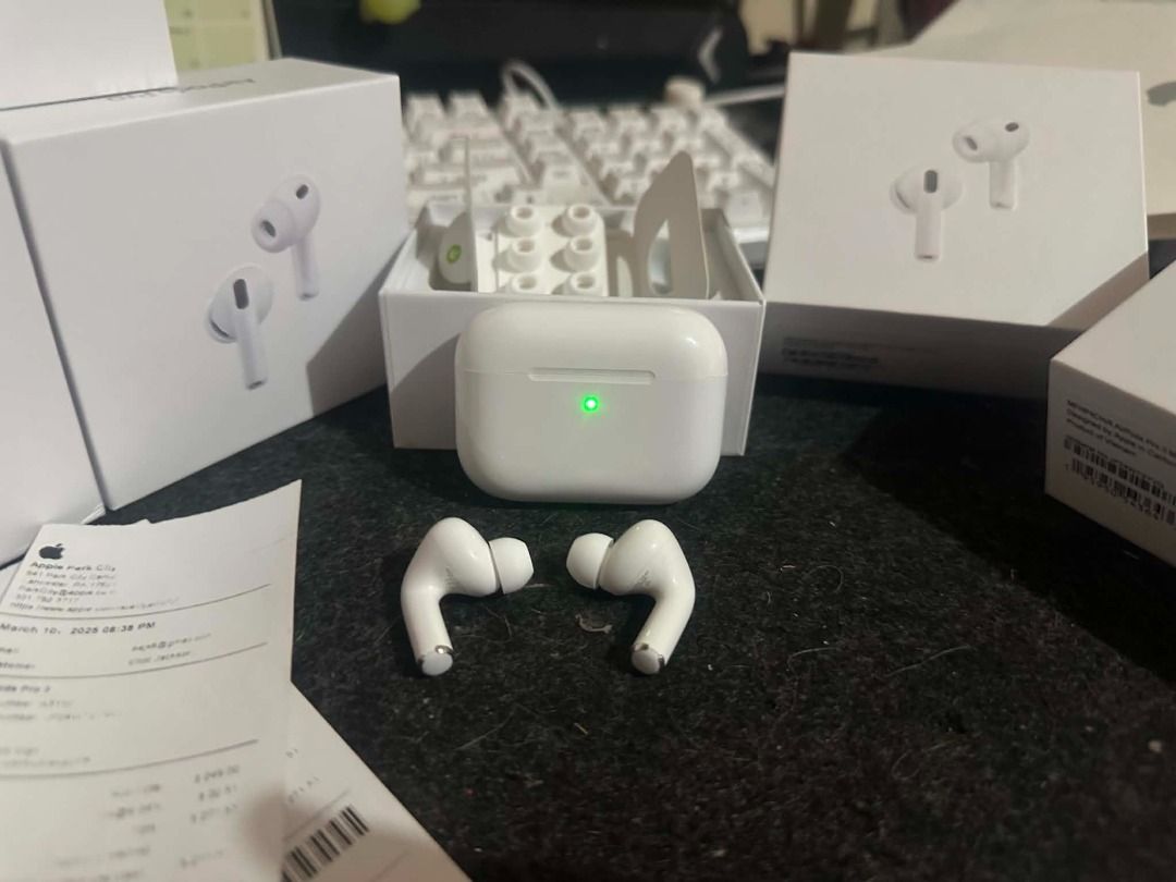 Airpods pro 3 (Category: Earphones) located in Floridablanca. Submitted by zow_0909 (Listing ID 1436114927, Image 3). Description: Air Pods Pro 3 ❗ *with apple bag 📸 | brandnew & actual photo 💨 sealed 🙌 meet ups around Pampanga 📦 J&T or lalamove.