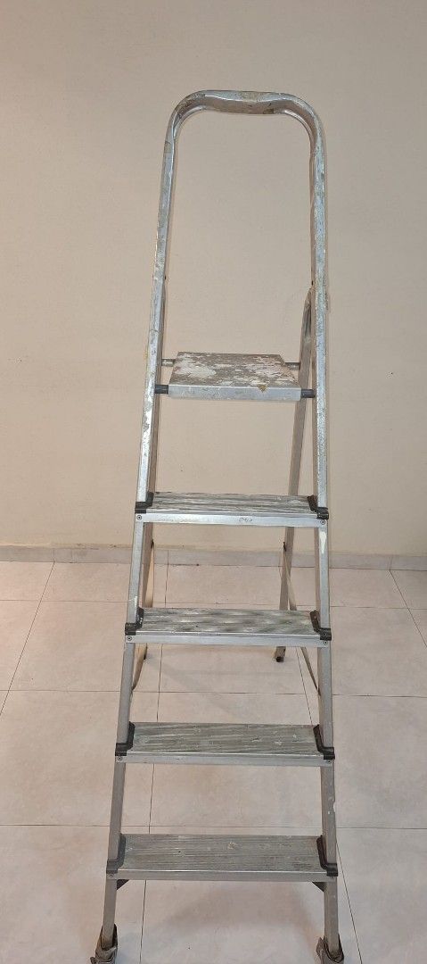 5-step foldable Ladder