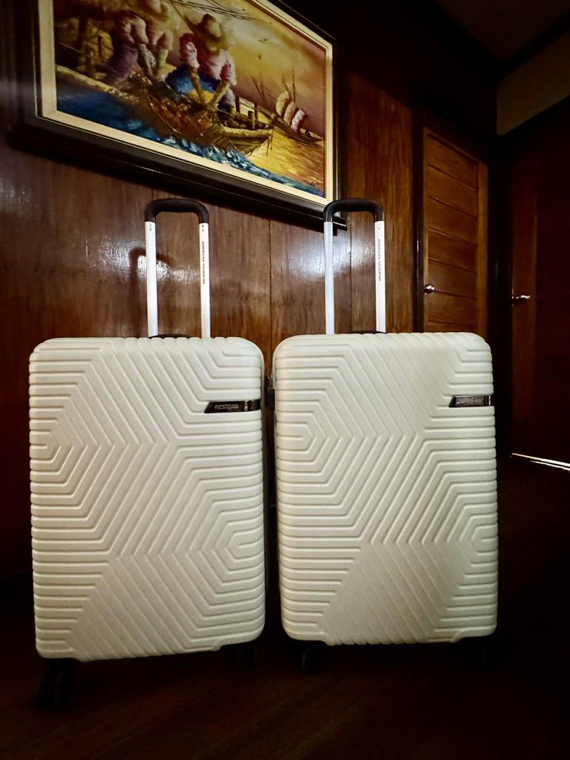 American Tourister Luggage - Medium Size (Category: Luggage) located in Lipa City. Submitted by kingjames.23 (Listing ID 1436118977, Image 3). Description: 7200 - Bundle Slightly Negotiable Meet up around Lipa or Shopwise Batangas (By schedule) Pm for questions. .