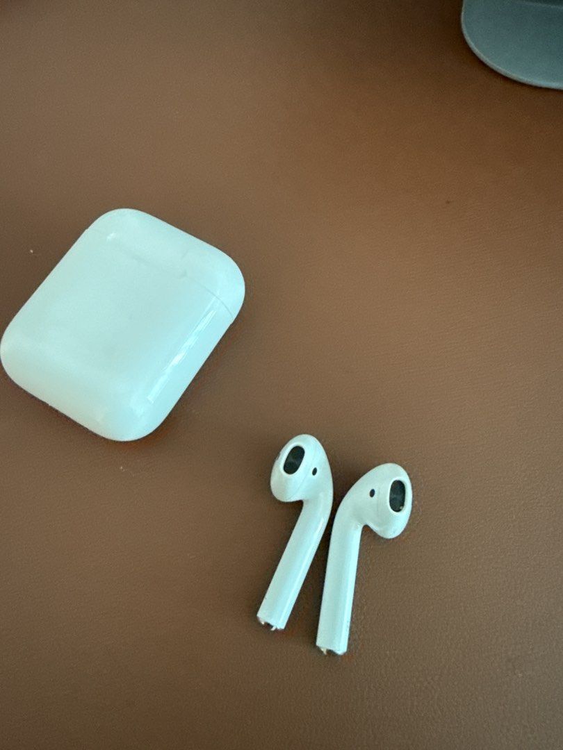 Apple AirPods 446681022276587521
