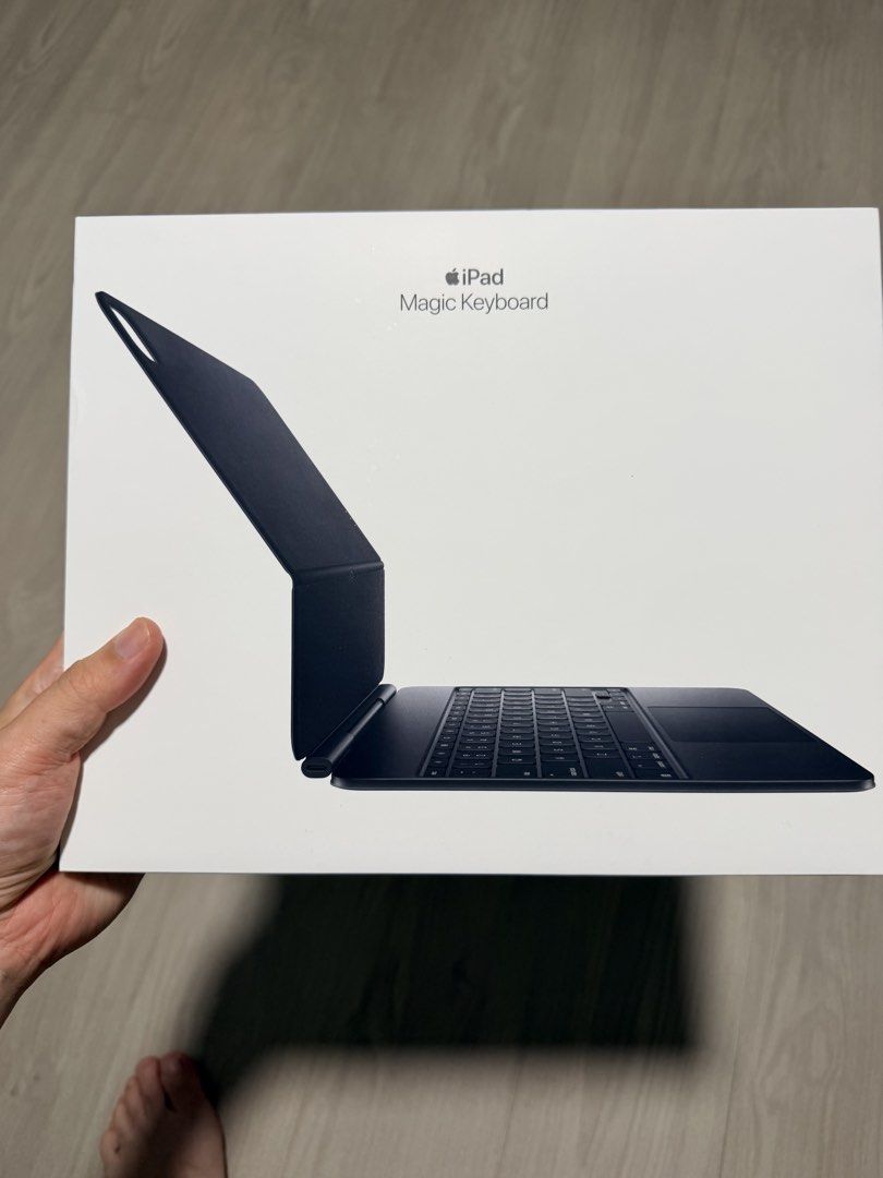Apple iPad Pro 13-inch Magic Keyboard - Black445797032527155200