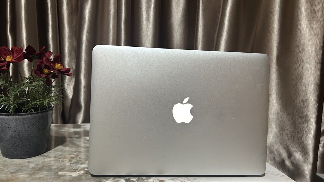 Apple MacBook Air 13-inch (2015)446057095900712967