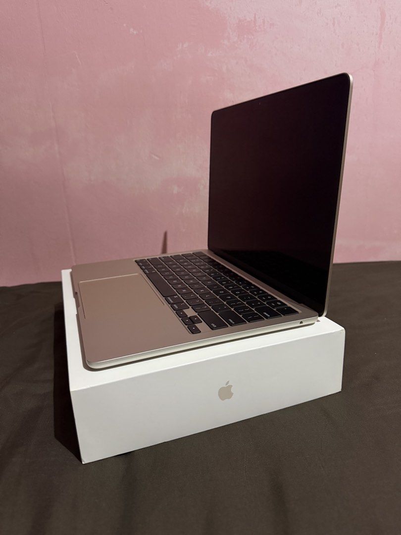 Apple MacBook Air M2 (13.6 Inch)445663258073507845