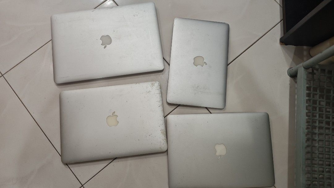 Apple MacBook Laptops - Various Models445540159319582720