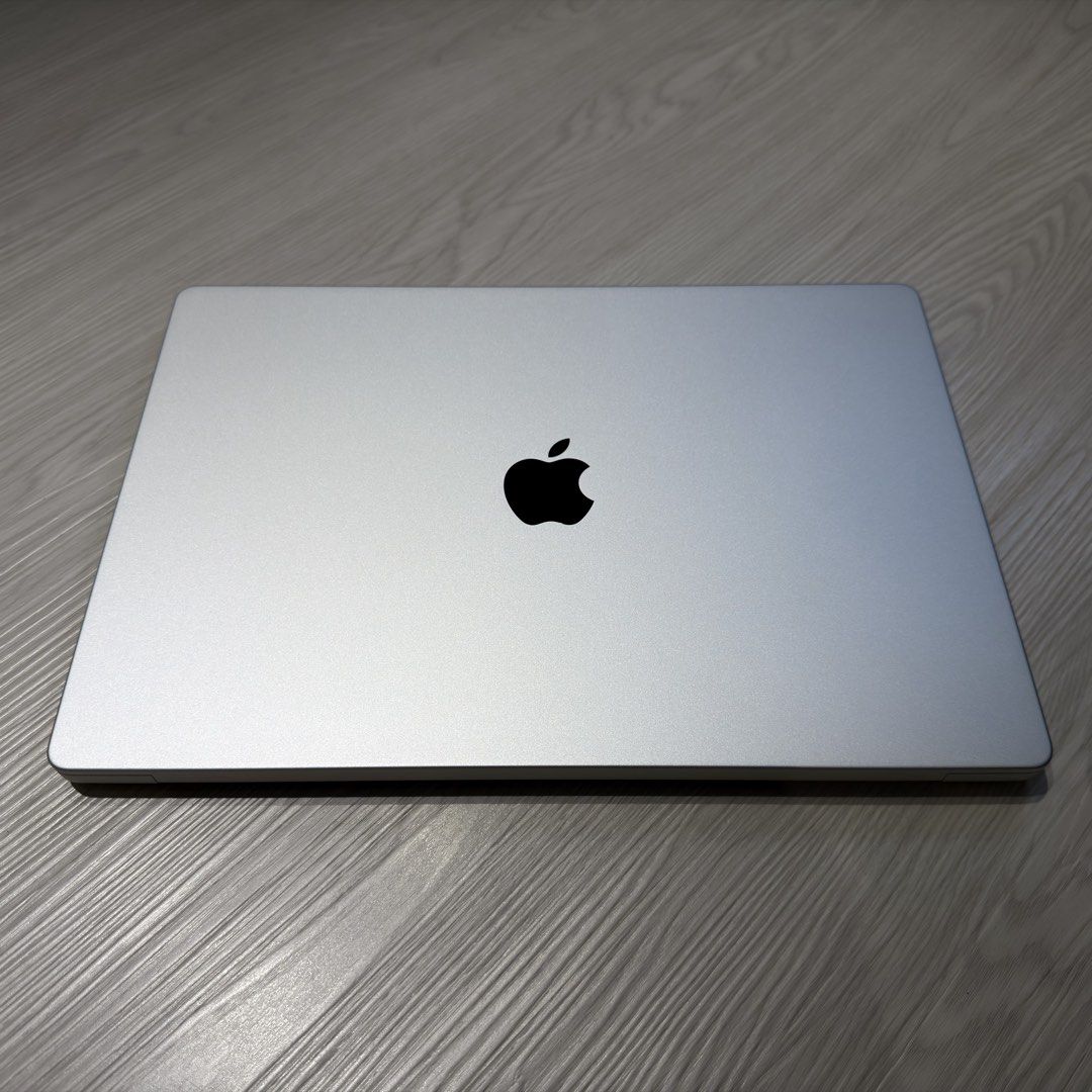 Apple MacBook Pro 16 - Silver, M3 Max, 48GB RAM, 1TB SSD