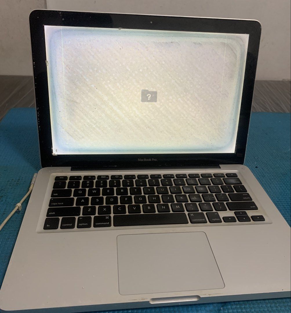 Apple MacBook Pro - For Parts