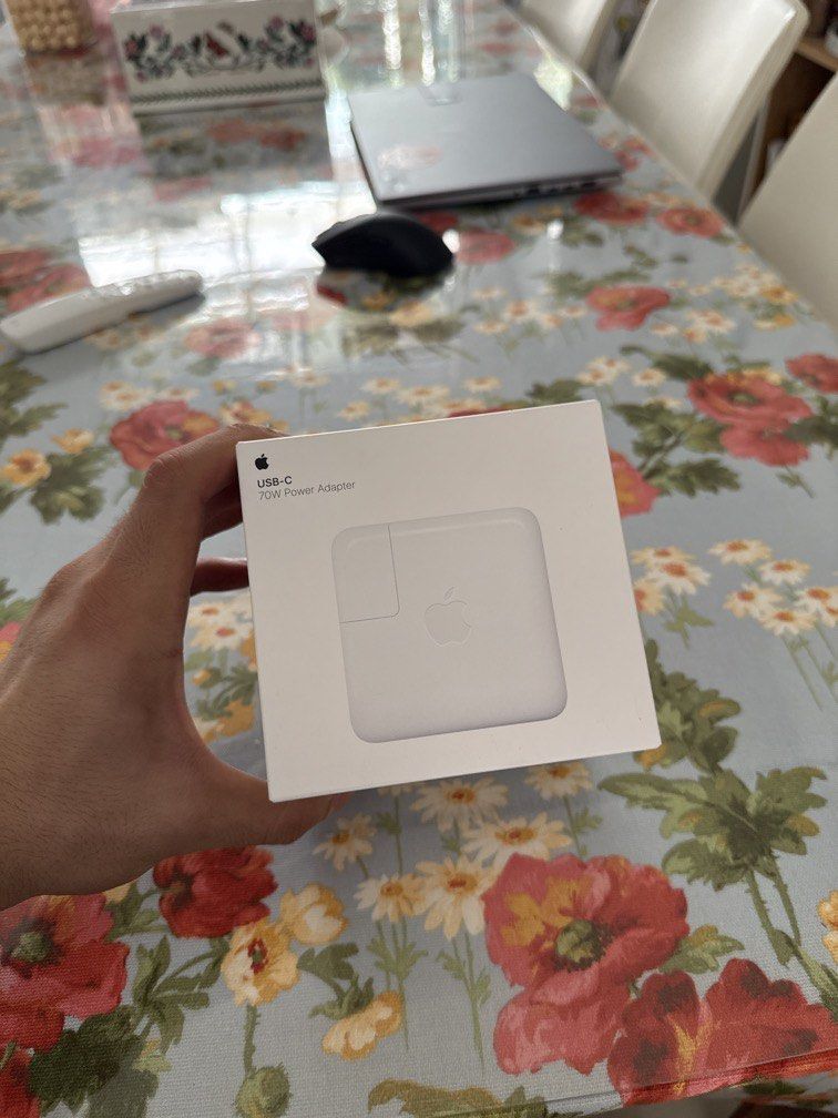 Apple USB-C 70w Power Adapter445675690054144000