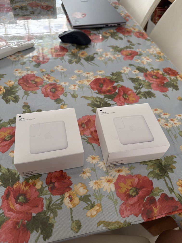 Apple USB-C 70w Power Adapter445675690054144001