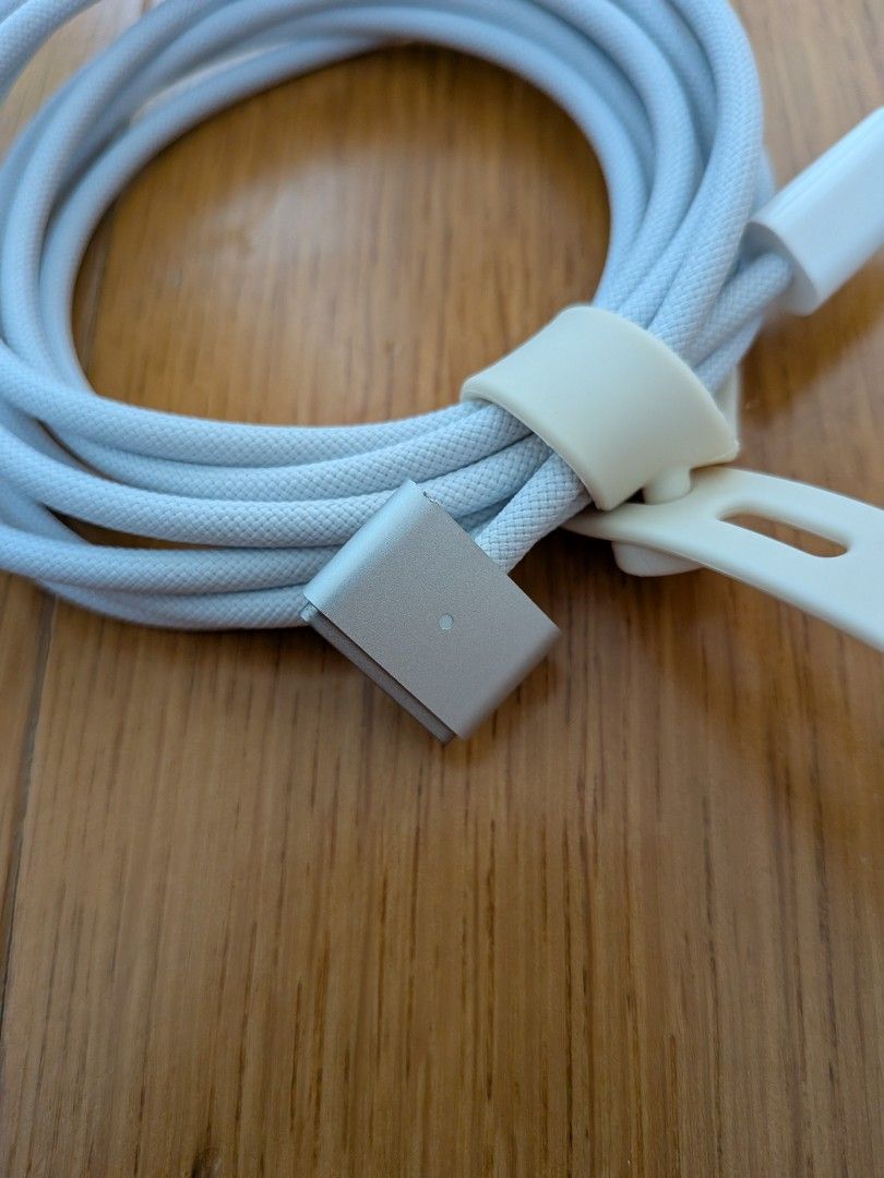 Apple USB-C to Magsafe (silver)445550835396792321