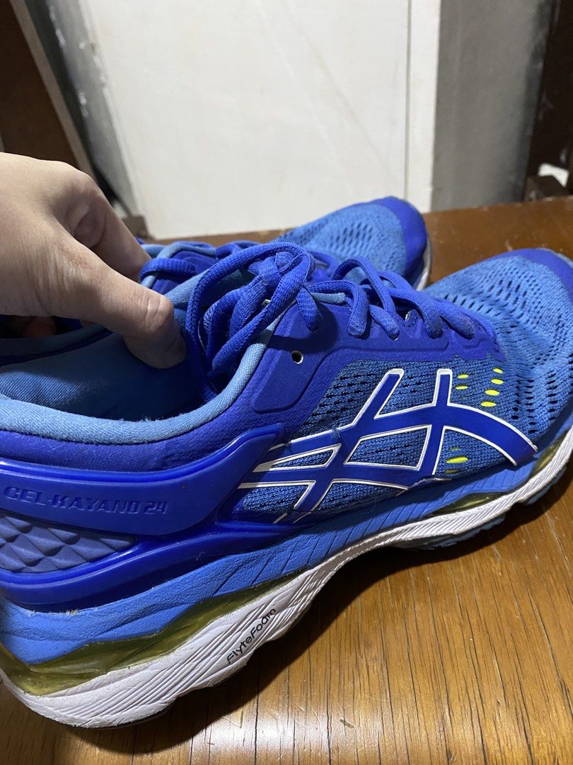 Asics Running Shoes (Category: Sneakers) located in Cavite. Submitted by jaffahediah_12 (Listing ID 1436191744, Image 1). Description: 24cm Need wash Minimal crack - need dikatan (see picture) Must Read - All items are preloved Payments first via G. - Always limit your expectation when buying. - Some may have flaws, dirts and stains but no major flaws and all items are wearable. Thank you and happy online shopping :) .