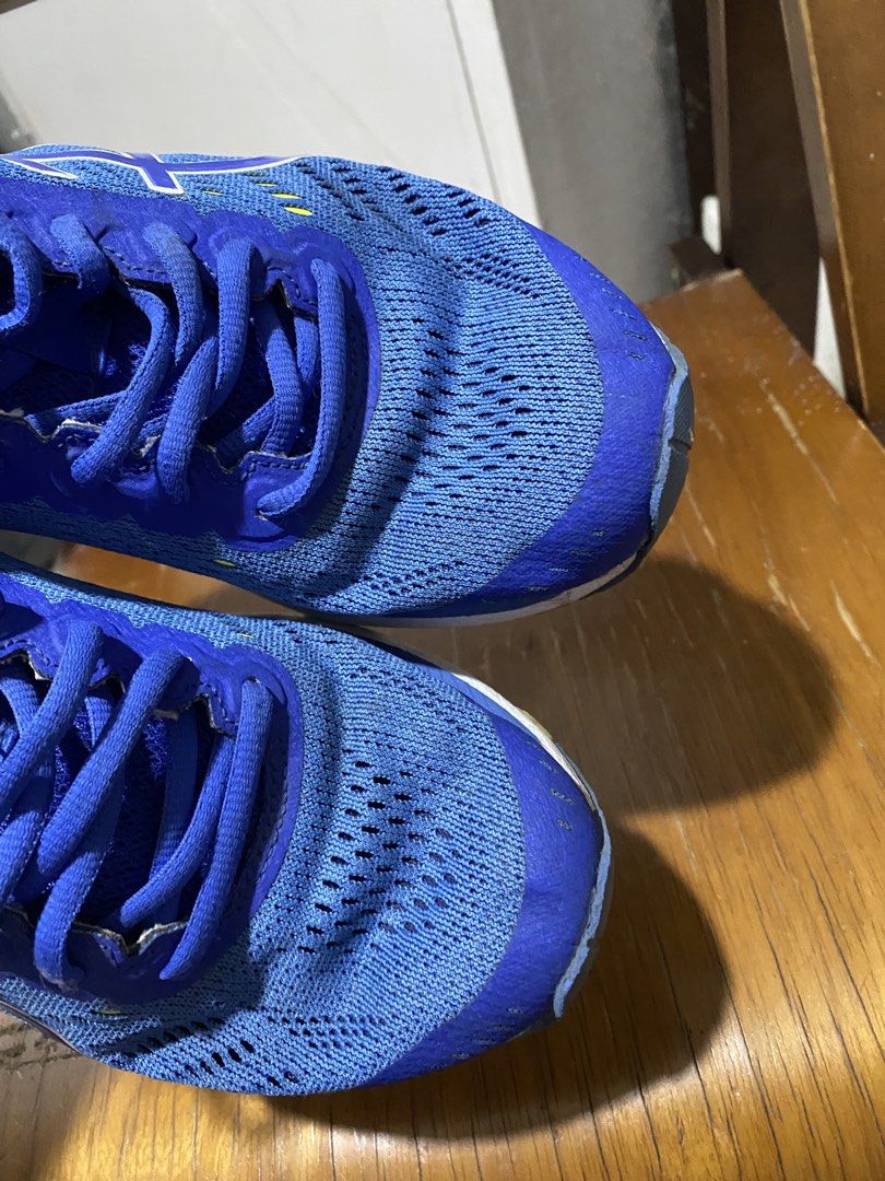 Asics Running Shoes (Category: Sneakers) located in Cavite. Submitted by jaffahediah_12 (Listing ID 1436191744, Image 3). Description: 24cm Need wash Minimal crack - need dikatan (see picture) Must Read - All items are preloved Payments first via G. - Always limit your expectation when buying. - Some may have flaws, dirts and stains but no major flaws and all items are wearable. Thank you and happy online shopping :) .