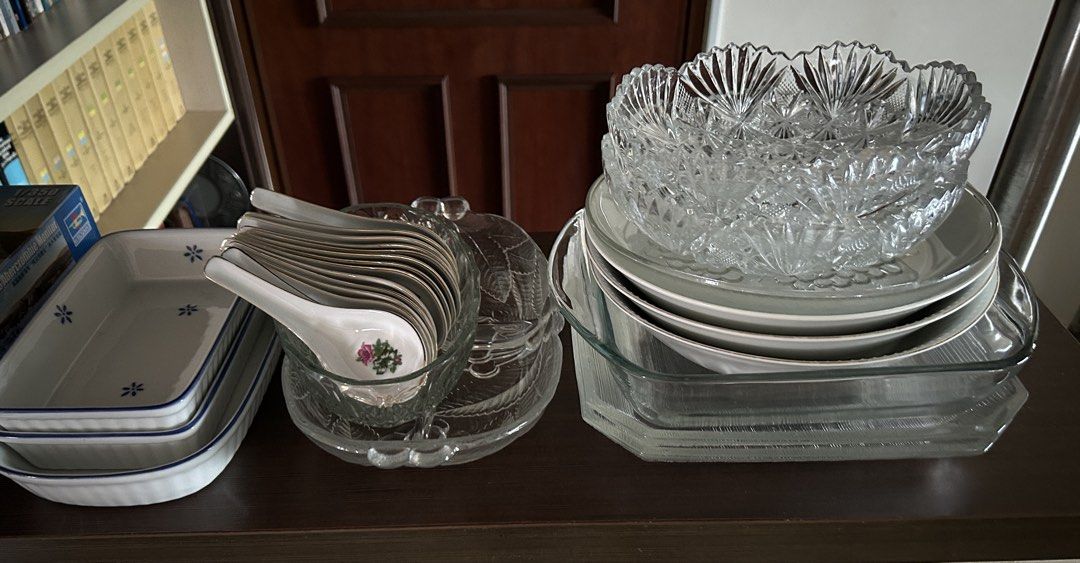Assorted tableware, serving plates445501065429012480