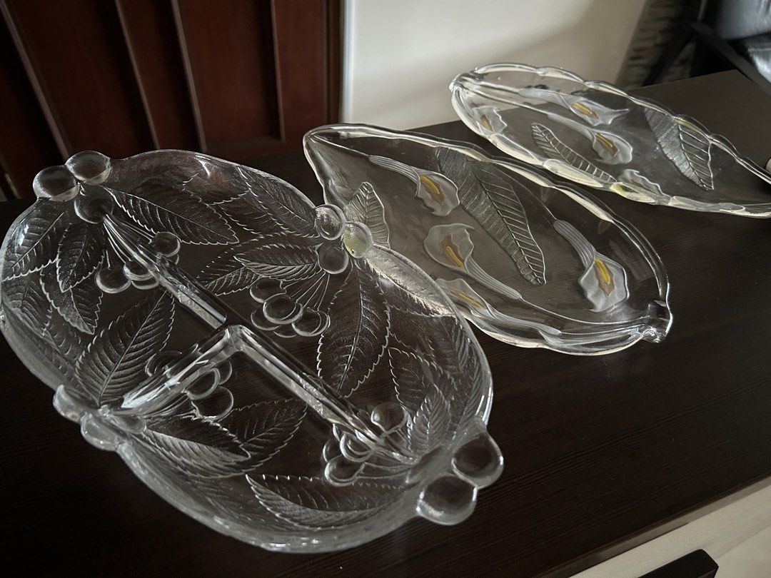 Assorted tableware, serving plates445501065429012481