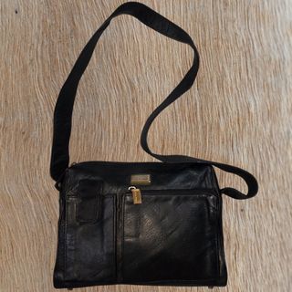 (Category: ) located in . Submitted by jc_online_shop (Listing ID 1436126383, Image 1). Description: .
