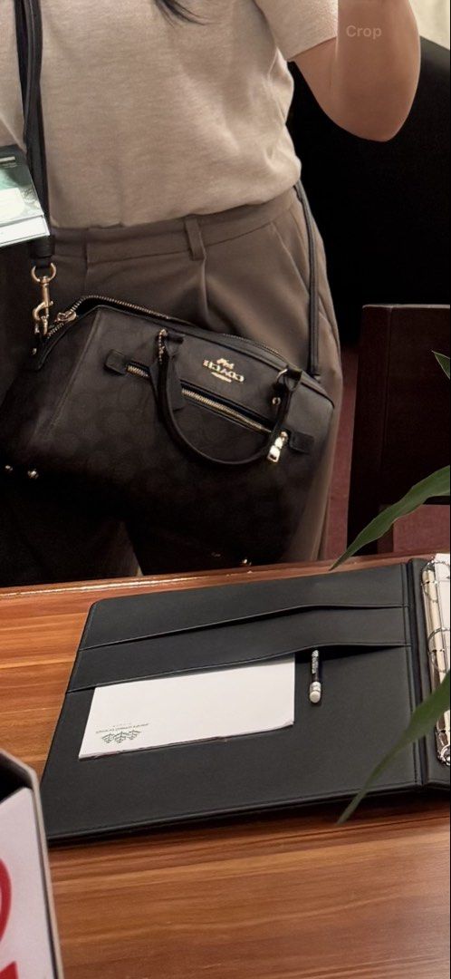 Authentic Coach Doctors two-way bag (Category: Shoulder Bags) located in Cabanatuan. Submitted by pixiecollections (Listing ID 1436206560, Image 3). Description: Used minimally Stored in good condition Open for swapping No haggling RFS: not used masyado.