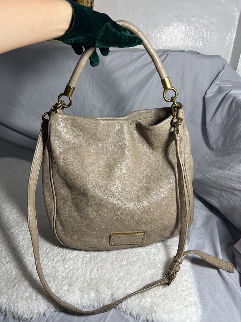 authentic marc jacobs / genuine leather 2 way bag (Category: Luxury Bags & Wallets) located in Baguio. Submitted by mercedeshermosamoran (Listing ID 1436284259, Image 1). Description: soft sturdy leather can carry heavy stuff can fit a laptop .
