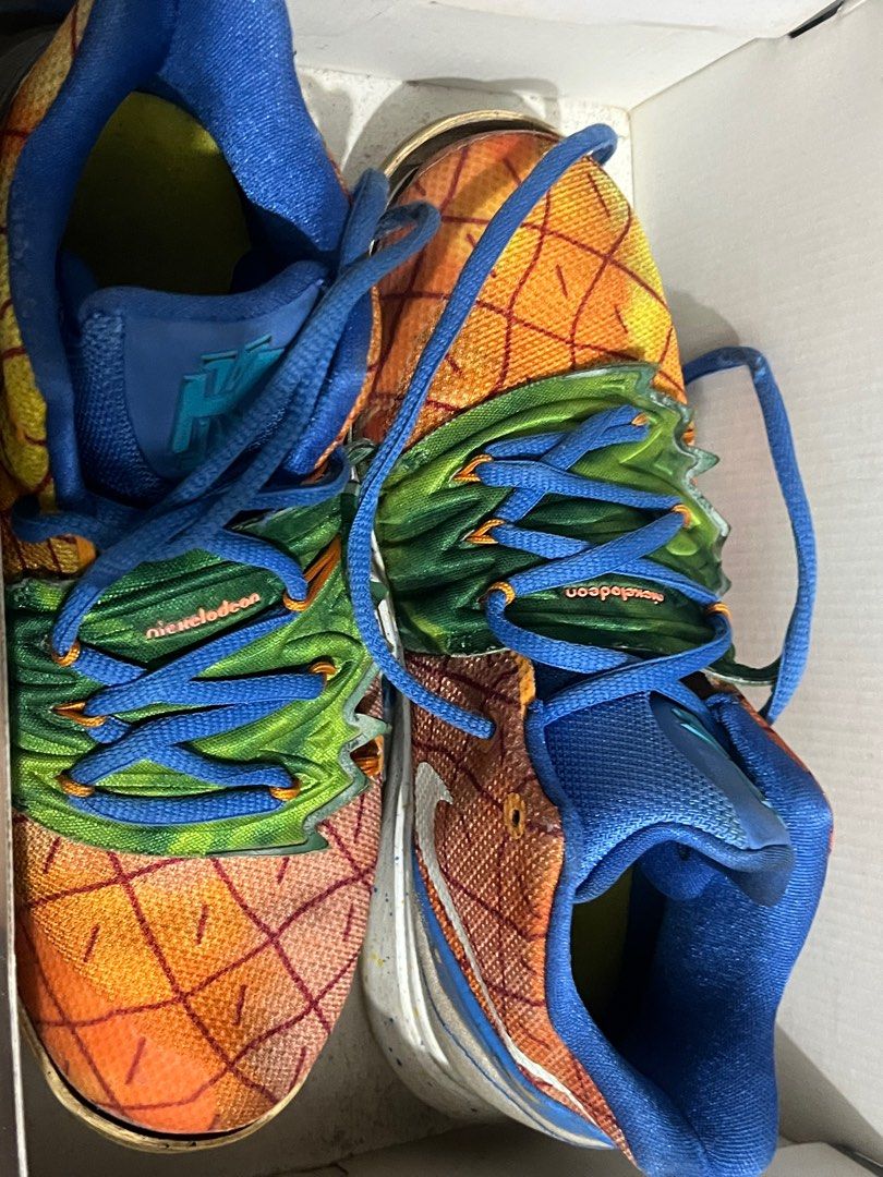 (authentic) NIKE KYRIE 5 - Pineapple House Spongebob Squarepants (Category: Sneakers) located in Manila. Submitted by corecabinet (Listing ID 1436166734, Image 1). Description: BOUGHT FROM THE US size: 5-6Y condition: well condition, just need to clean ! rfs: ‘di na po ginagamit :(.