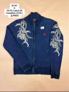 (Category: ) located in . Submitted by abang_bundle_collection (Listing ID 1436226951, Image 1). Description: .